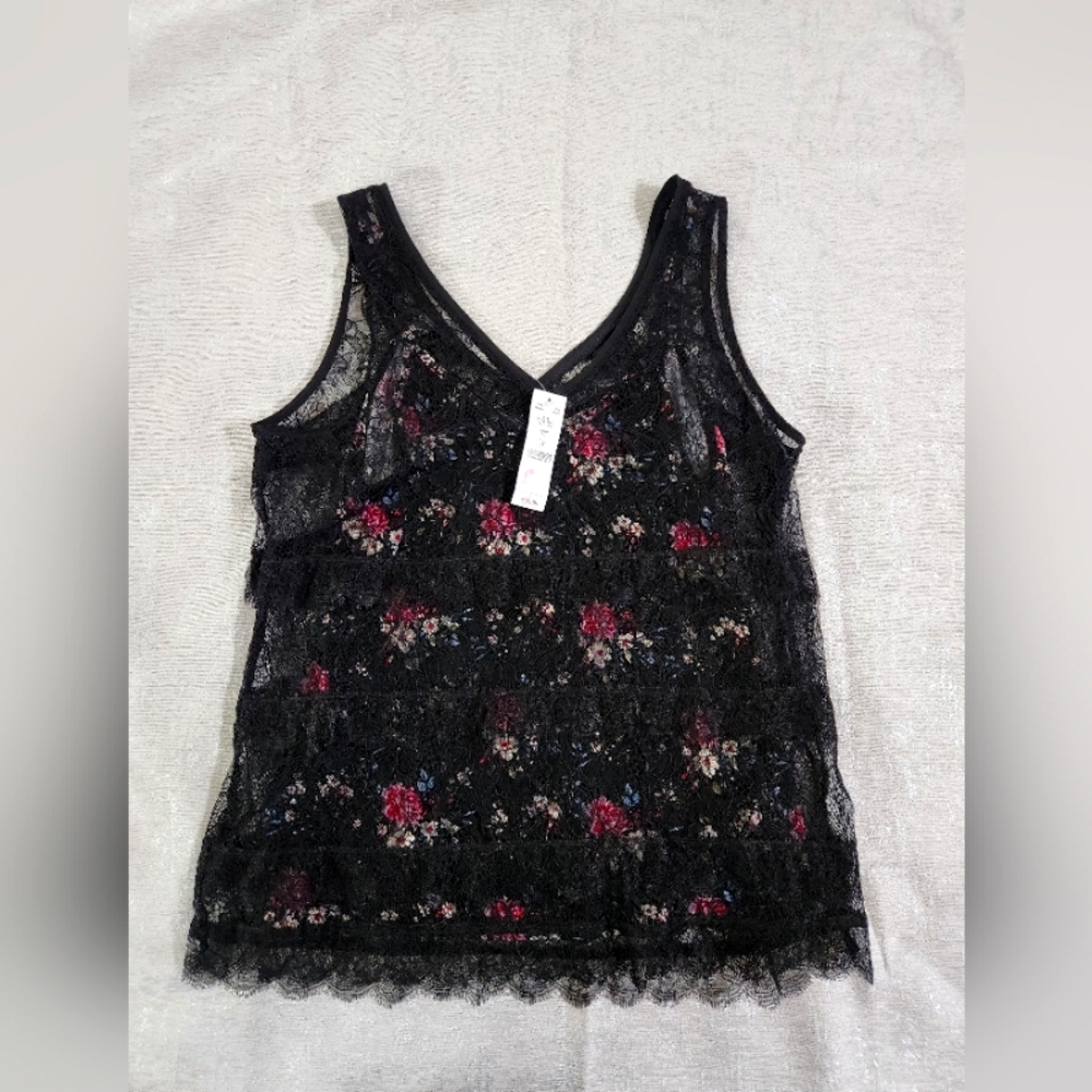 Lace Shell Top - Picture 2 of 4